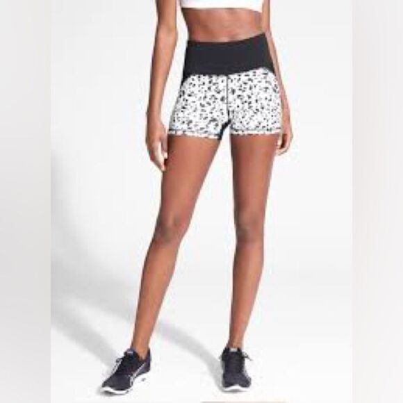 Athleta Printed Stealth Shortie Size Medium - Picture 5 of 7